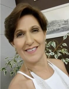 Elaine de MAria